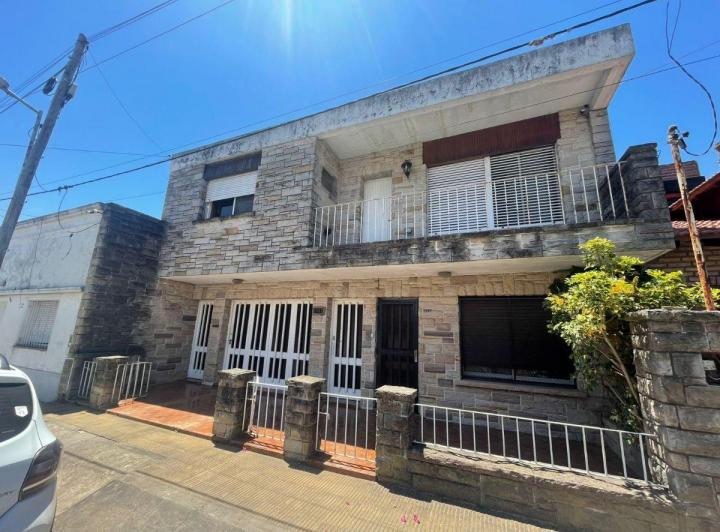 PH · 176m² · 4 Ambientes · 1 Cochera