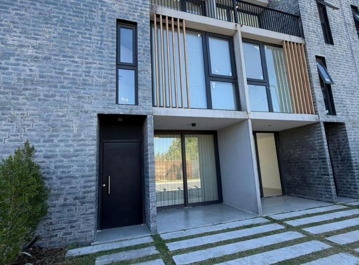 PH · 196m² · 4 Ambientes · 1 Cochera