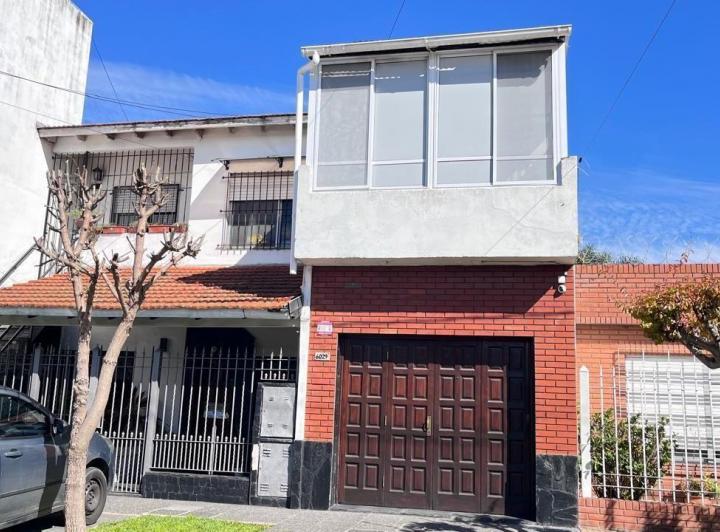 PH · 207m² · 5 Ambientes · 1 Cochera