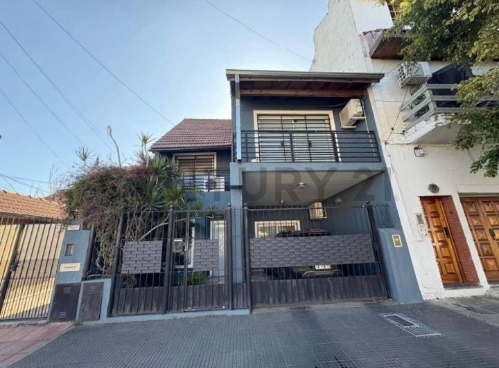 PH · 153m² · 5 Ambientes · 1 Cochera
