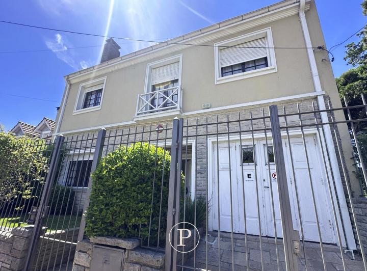 PH · 220m² · 6 Ambientes · 1 Cochera