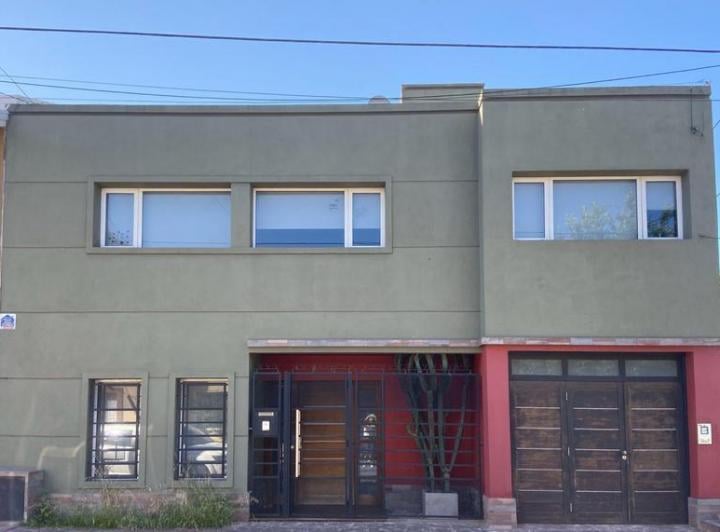 PH · 180m² · 5 Ambientes · 1 Cochera