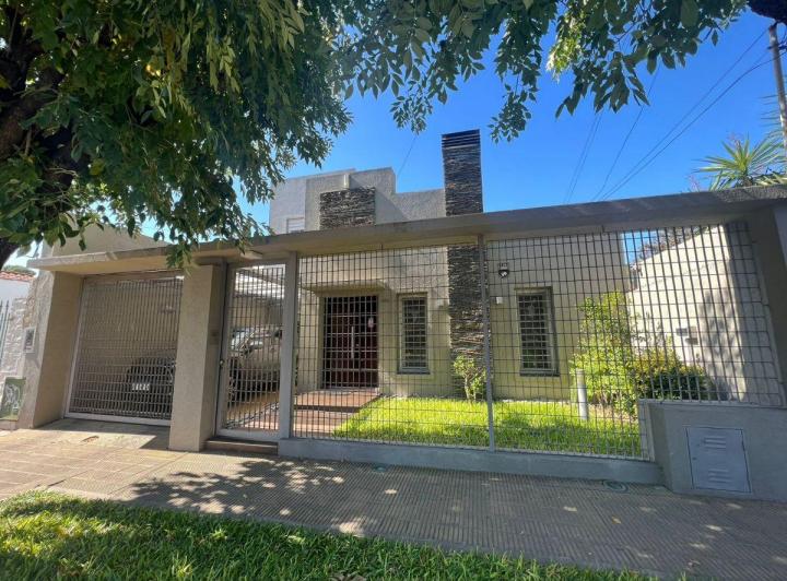 PH · 140m² · 4 Ambientes · 1 Cochera