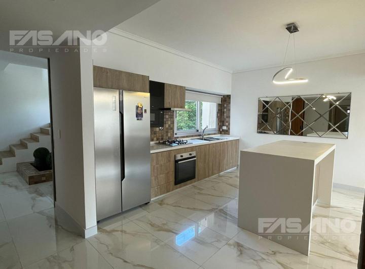 PH · 230m² · 5 Ambientes · 2 Cocheras