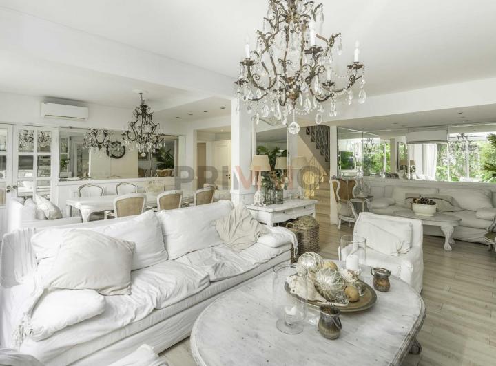 Departamento · 220m² · 6 Ambientes · 2 Cocheras