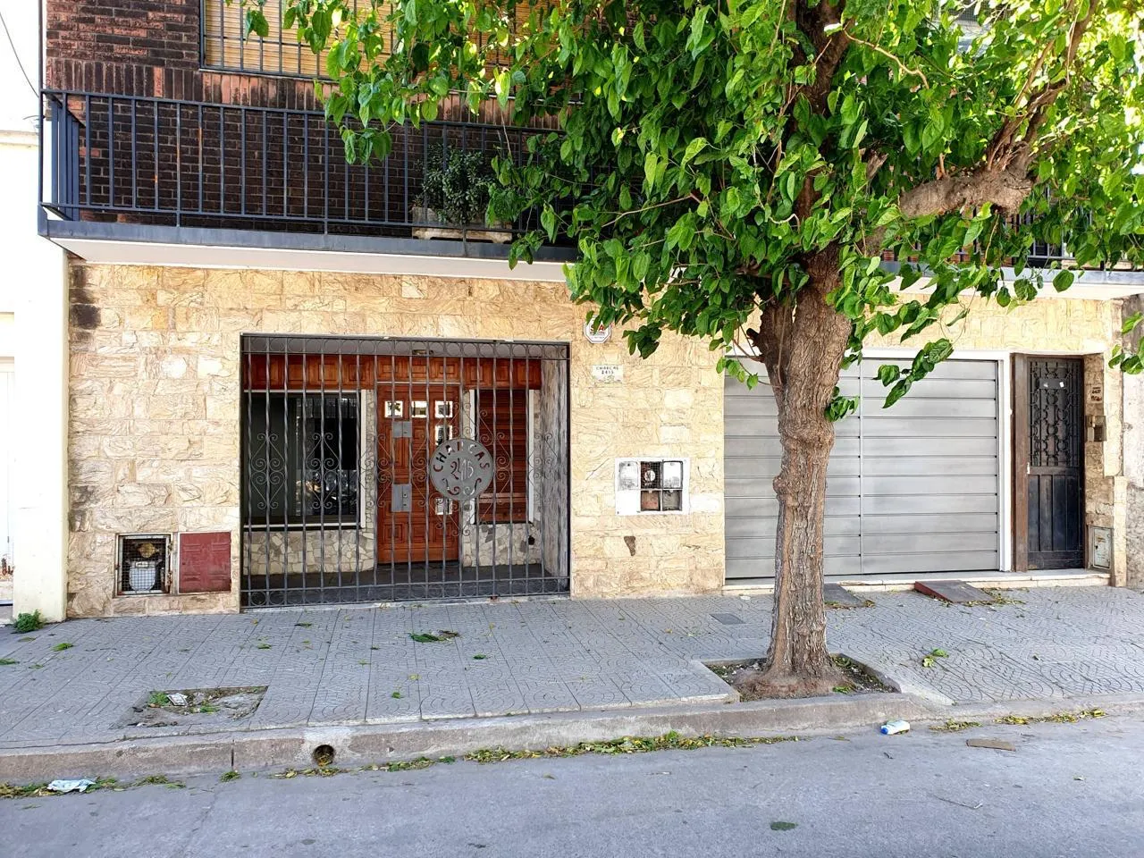 VENTA CASA APTA CRÉDITO HIPOTECARIO 3 DORMITORIOS-COCHERA-2 BAÑOS-B° PUEYRREDON