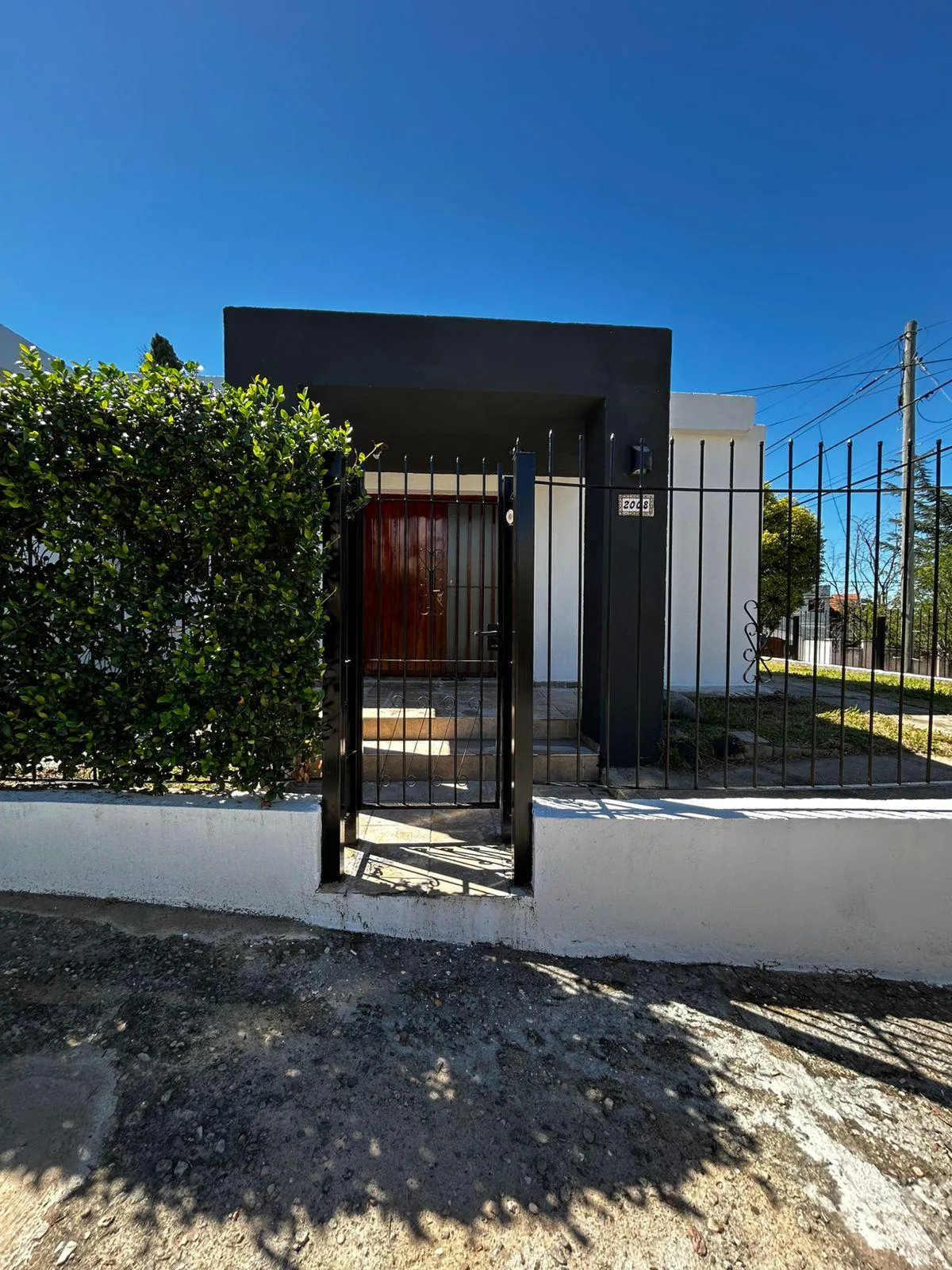CASA ESQUINA EN  ALTOS DE VILLA CABRERA