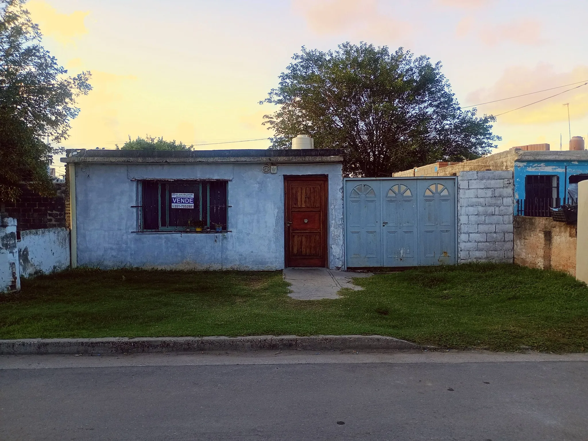 SE VENDE CASA EN B° CABILDO .Sobre calle Plaza Huincul N° 2072