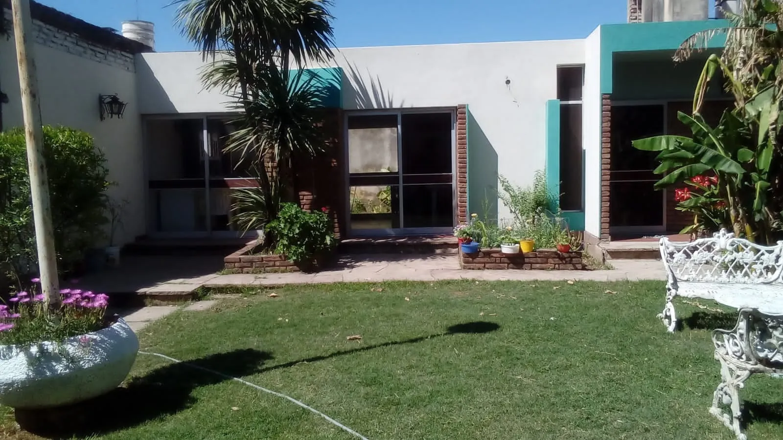EXCELENTE OPORTUNIDAD! VENDO CASA DE DOS PLANTAS BARRIO PUEYRREDON.