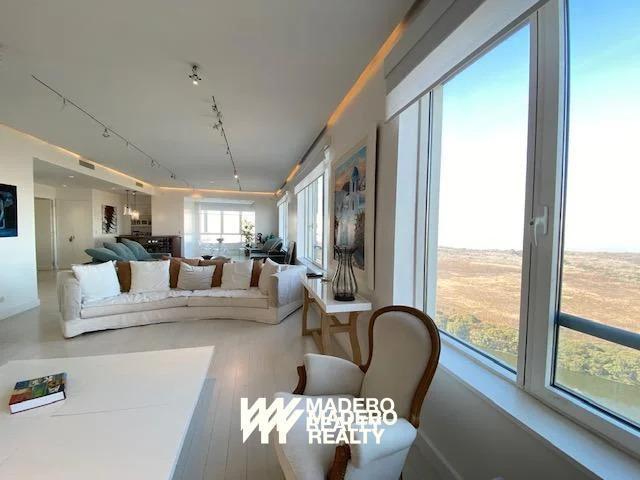 Departamento · 230m² · 3 Ambientes · 4 Cocheras