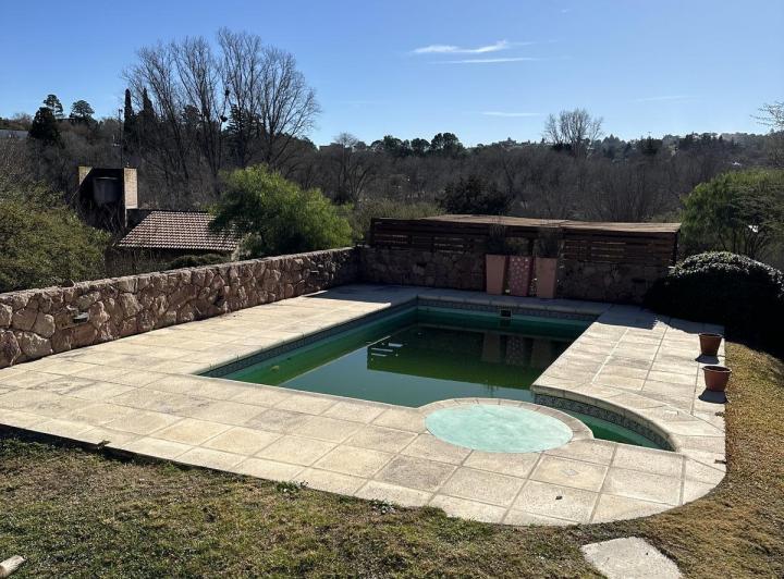 Casa · 170m² · 5 Ambientes · 2 Cocheras