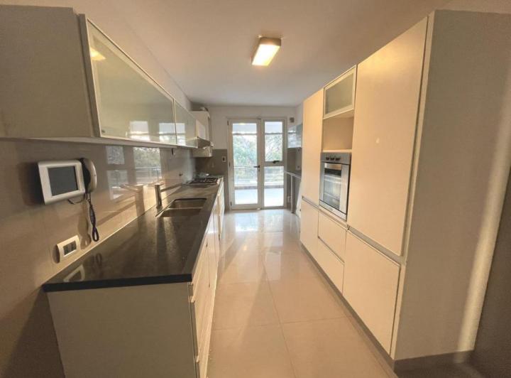 Departamento · 200m² · 4 Ambientes · 2 Cocheras