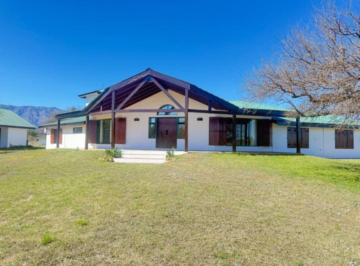 Casa · 320m² · 6 Ambientes · 1 Cochera