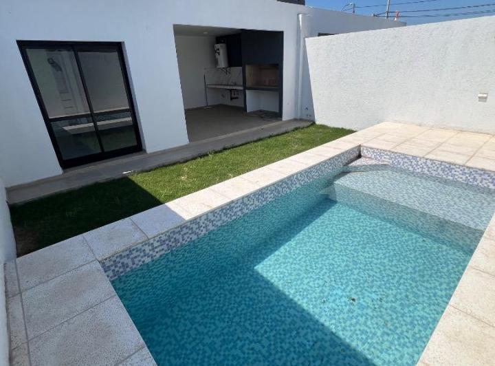 Casa · 100m² · 3 Ambientes · 1 Cochera