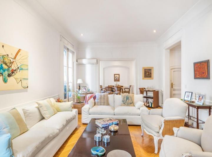 Departamento · 240m² · 6 Ambientes