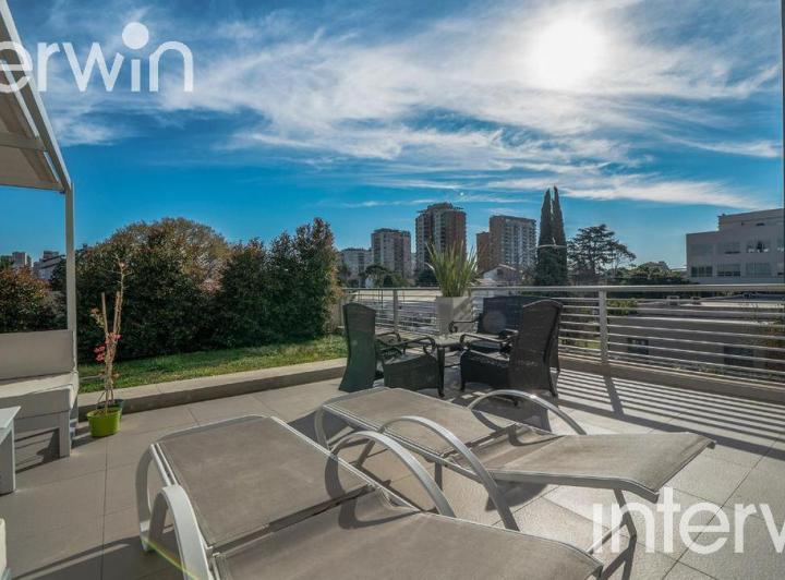 Departamento · 650m² · 6 Ambientes · 4 Cocheras