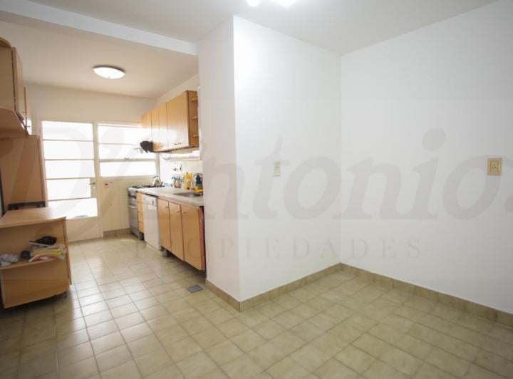 Departamento · 94m² · 4 Ambientes · 1 Cochera
