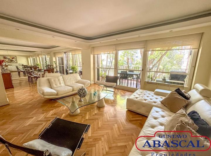 Departamento · 230m² · 4 Ambientes · 1 Cochera