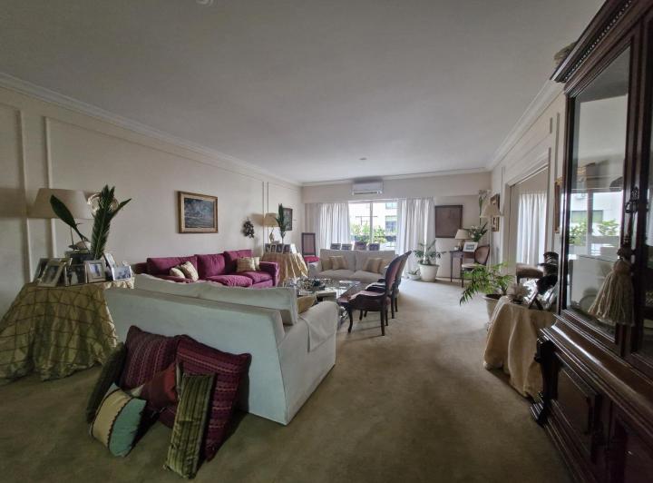 Departamento · 189m² · 7 Ambientes · 1 Cochera
