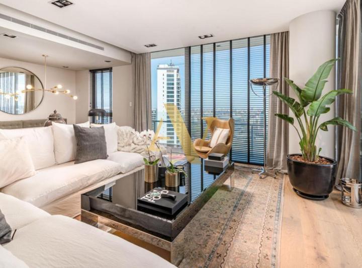 Departamento · 192m² · 4 Ambientes · 4 Cocheras