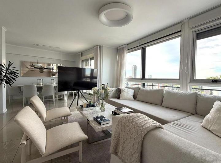 Departamento · 102m² · 4 Ambientes · 2 Cocheras