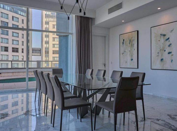 Departamento · 300ha · 6 Ambientes · 3 Cocheras