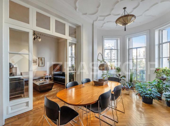Departamento · 200m² · 6 Ambientes