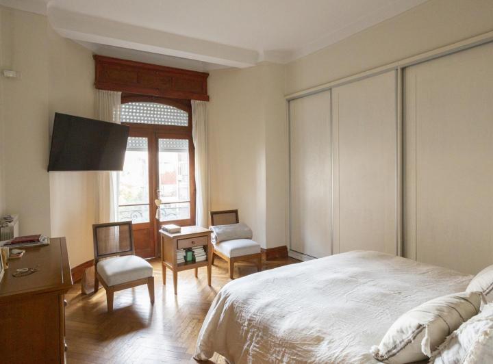 Departamento · 180m² · 6 Ambientes · 1 Cochera