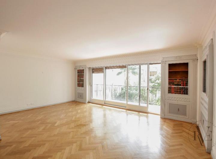 Departamento · 200m² · 5 Ambientes · 2 Cocheras