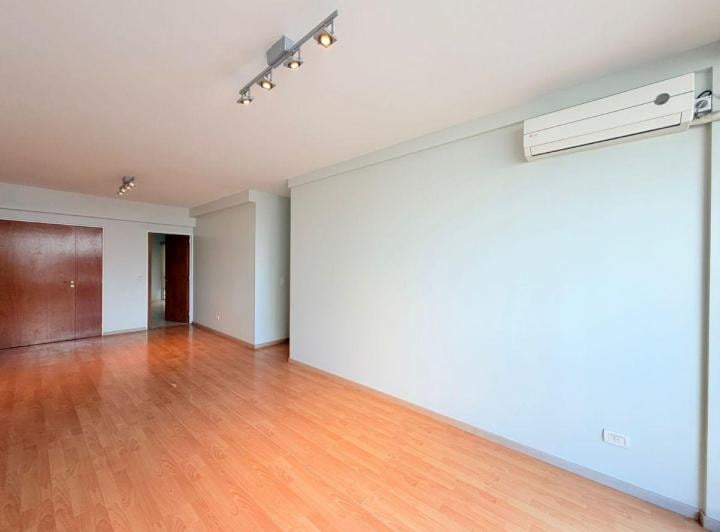 Departamento · 90m² · 5 Ambientes · 1 Cochera