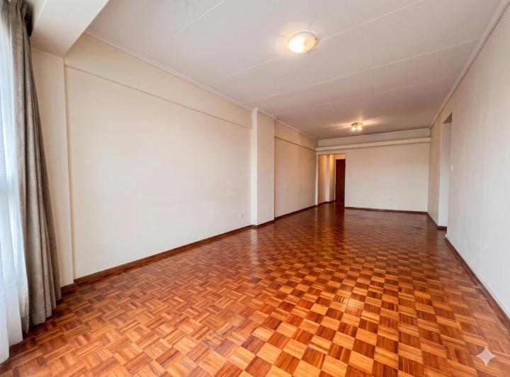 Departamento · 104m² · 5 Ambientes · 1 Cochera