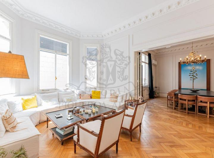Departamento · 297m² · 7 Ambientes · 2 Cocheras