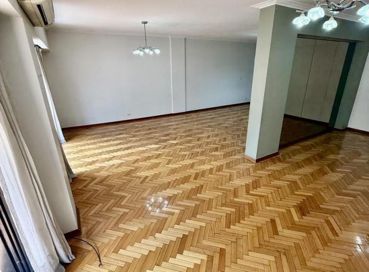 Departamento · 160m² · 6 Ambientes · 1 Cochera