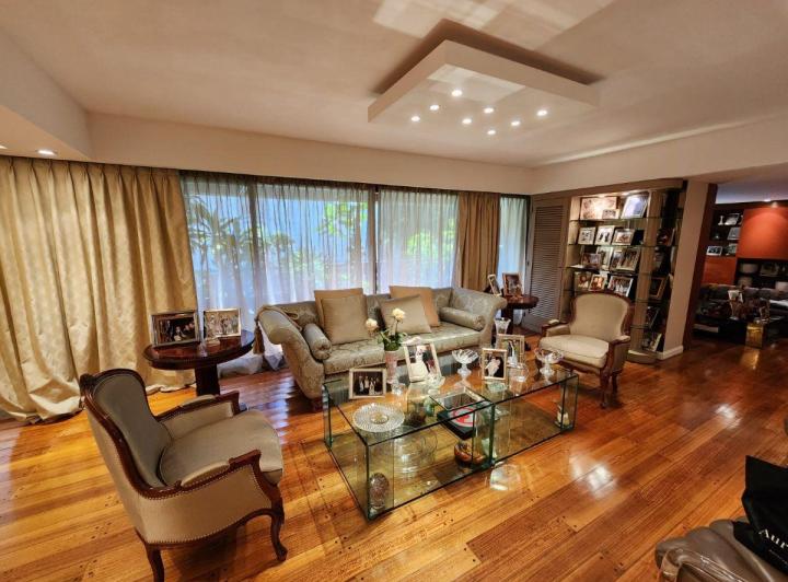 Departamento · 256m² · 5 Ambientes · 2 Cocheras