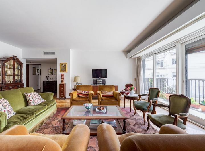 Departamento · 216m² · 5 Ambientes · 1 Cochera
