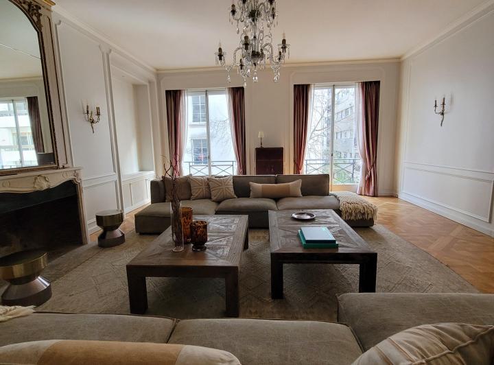 Departamento · 310m² · 8 Ambientes · 1 Cochera