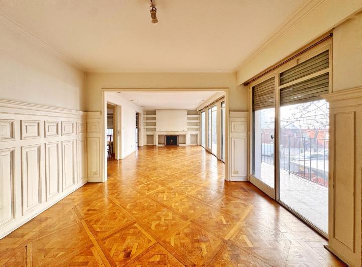 Departamento · 227m² · 5 Ambientes · 1 Cochera