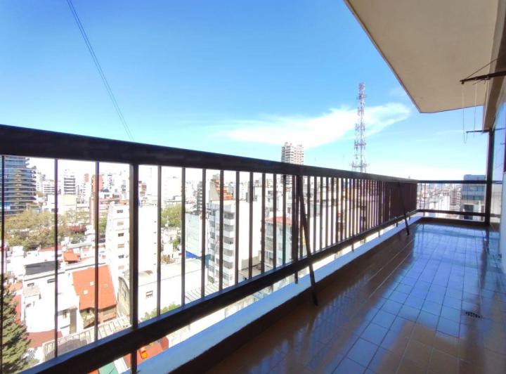 Departamento · 70m² · 4 Ambientes · 1 Cochera