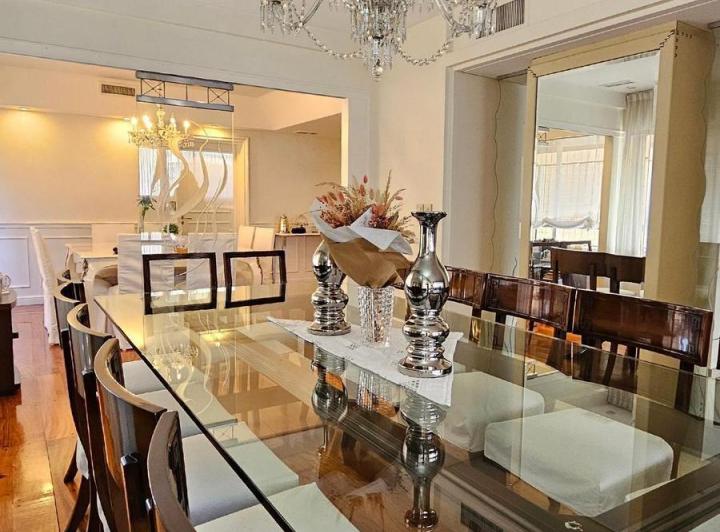 Departamento · 230m² · 5 Ambientes · 2 Cocheras