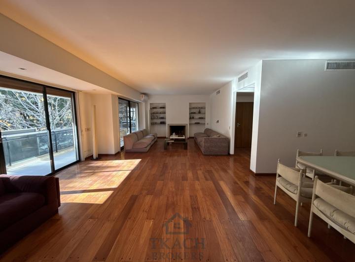 Departamento · 211m² · 4 Ambientes · 1 Cochera