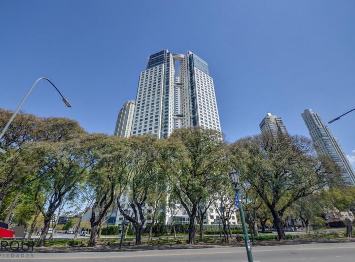 Departamento · 236m² · 6 Ambientes · 4 Cocheras