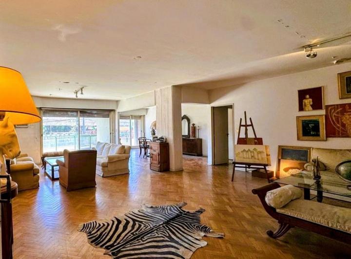Departamento · 190m² · 4 Ambientes · 1 Cochera