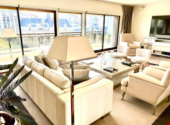 Departamento · 200m² · 5 Ambientes · 2 Cocheras