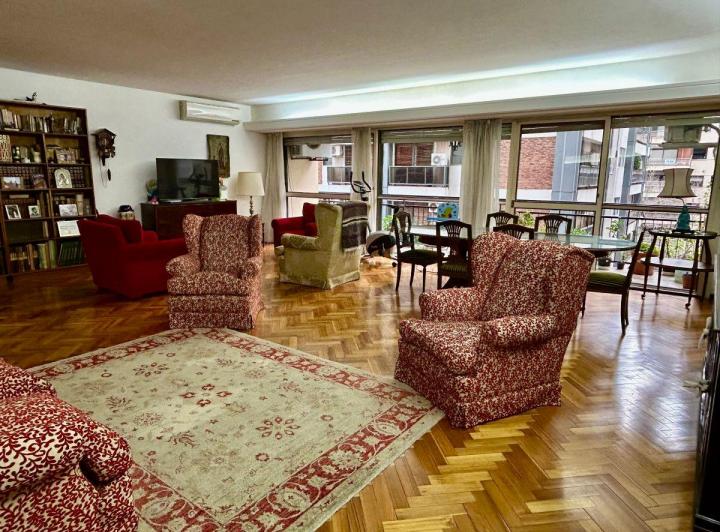 Departamento · 210m² · 5 Ambientes · 1 Cochera