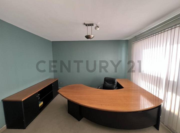 Departamento · 240m² · 5 Dormitorios