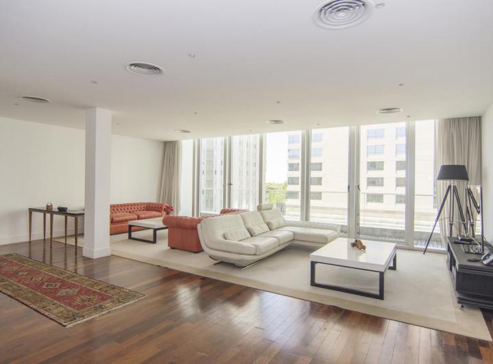 Departamento · 212m² · 5 Ambientes · 2 Cocheras