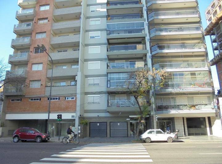 Departamento · 98ha · 4 Ambientes · 2 Cocheras