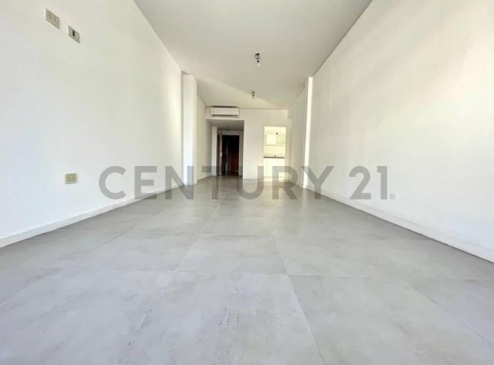 Departamento · 102m² · 4 Ambientes · 1 Cochera
