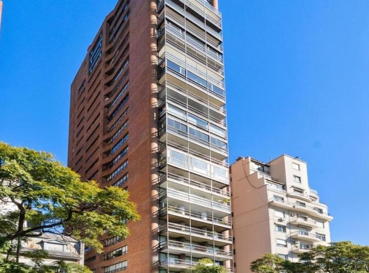 Departamento · 335m² · 9 Ambientes · 2 Cocheras