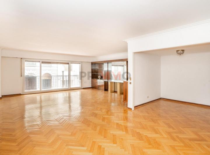 Departamento · 243m² · 6 Ambientes · 2 Cocheras